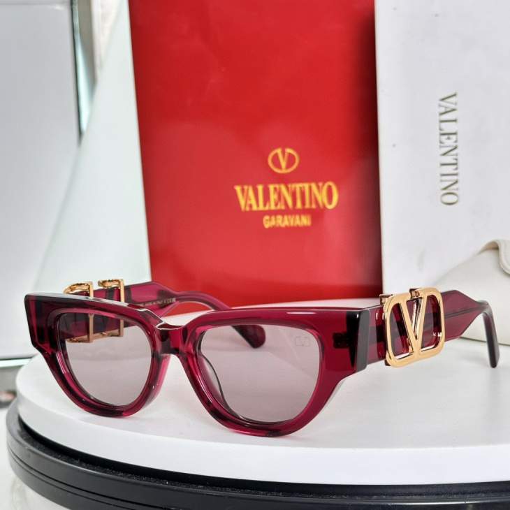 Picture of Valentino Sunglasses _SKUfw71037980fw